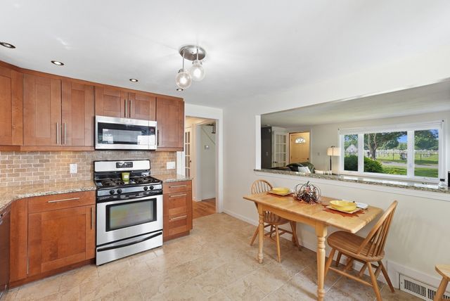 401 Kings Hwy, West Springfield, MA 01089