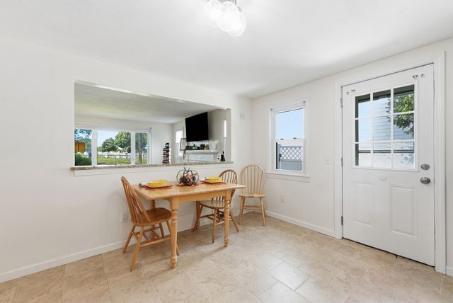 401 Kings Hwy, West Springfield, MA 01089