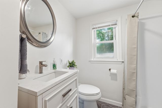 401 Kings Hwy, West Springfield, MA 01089