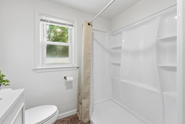 401 Kings Hwy, West Springfield, MA 01089