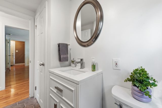 401 Kings Hwy, West Springfield, MA 01089