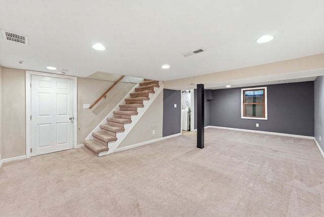 401 Kings Hwy, West Springfield, MA 01089
