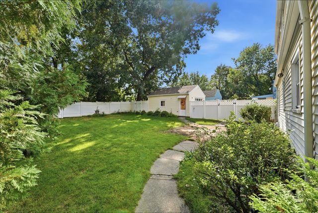 401 Kings Hwy, West Springfield, MA 01089