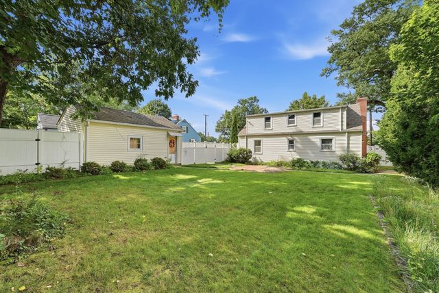 401 Kings Hwy, West Springfield, MA 01089