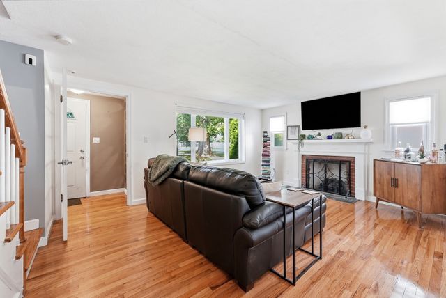 401 Kings Hwy, West Springfield, MA 01089