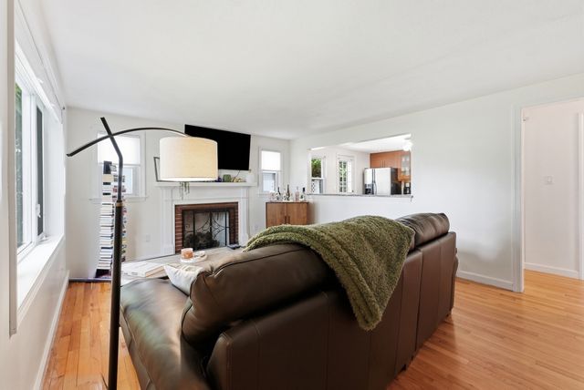 401 Kings Hwy, West Springfield, MA 01089