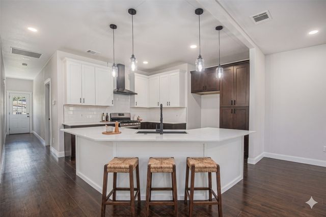 290 E Aurora Street, Rhome, TX 76078