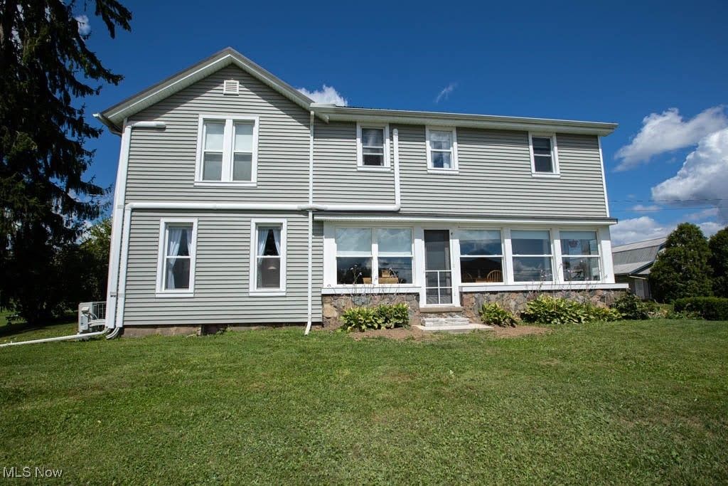 14452 Burton Windsor Road, Burton, OH 44021