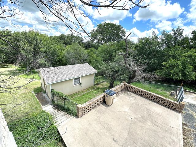 500 Apache Trail, Comanche, TX 76442
