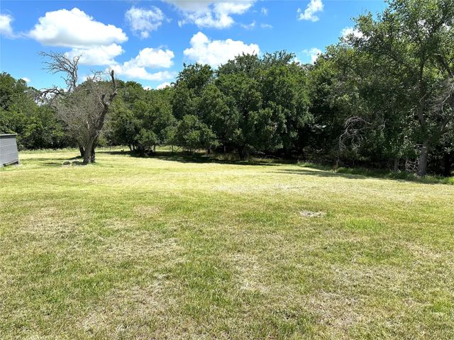 500 Apache Trail, Comanche, TX 76442