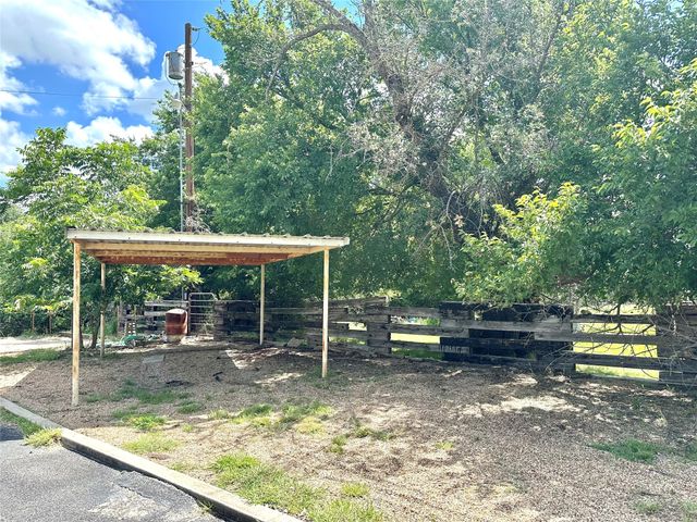 500 Apache Trail, Comanche, TX 76442