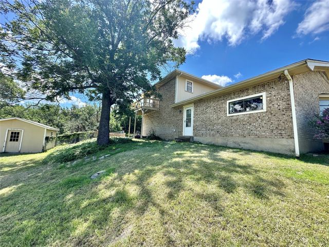 500 Apache Trail, Comanche, TX 76442
