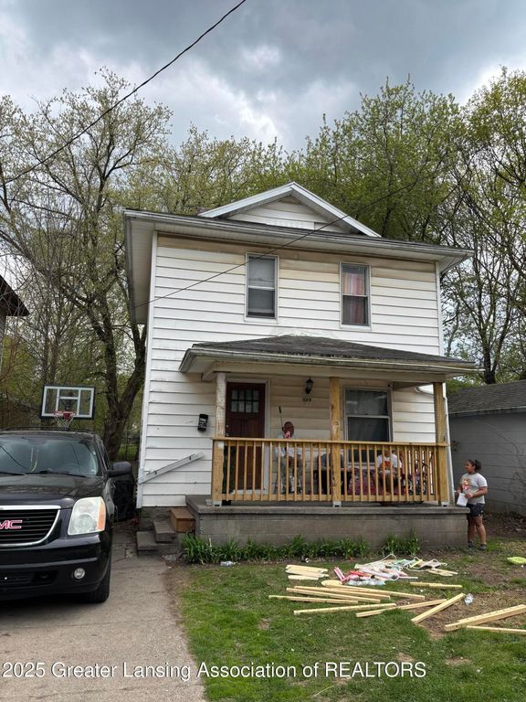 1019 Daleford Street, Lansing, MI 48915