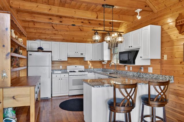 1183 Bear Paw Trail, Blue Ridge, GA 30513