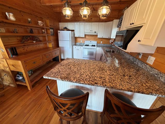 1183 Bear Paw Trail, Blue Ridge, GA 30513