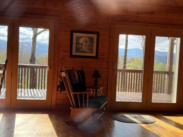 1183 Bear Paw Trail, Blue Ridge, GA 30513