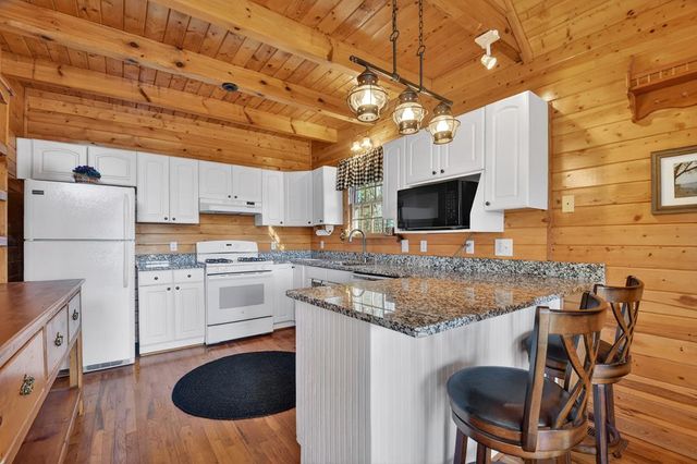 1183 Bear Paw Trail, Blue Ridge, GA 30513