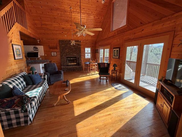 1183 Bear Paw Trail, Blue Ridge, GA 30513