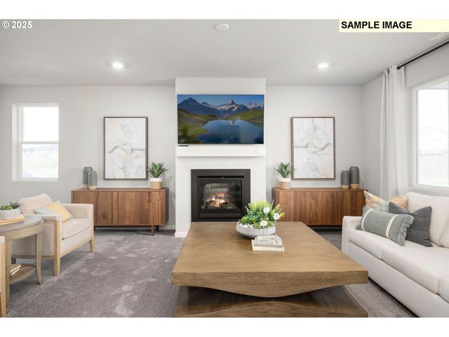 8924 Sw SALINAN St, Tualatin, OR 97062