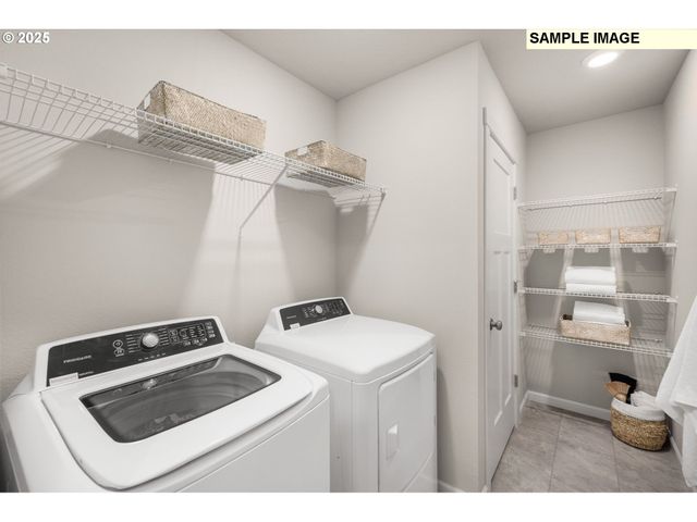 8924 Sw SALINAN St, Tualatin, OR 97062