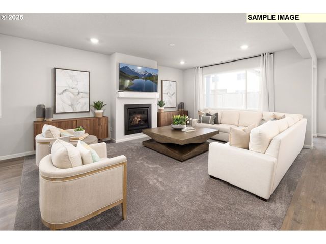 8924 Sw SALINAN St, Tualatin, OR 97062