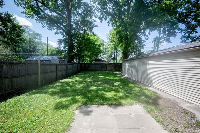 4650 Monroe Street, Fort Wayne, IN 46806