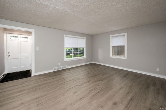 4650 Monroe Street, Fort Wayne, IN 46806