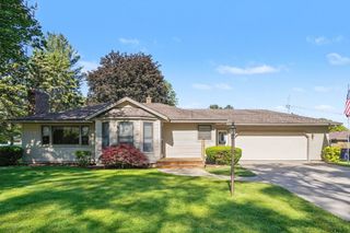 208 Cypress Avenue, Holland City, MI 49423