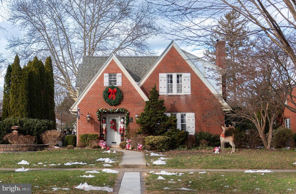 147 ELM AVE, Hershey, PA 17033