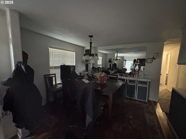 501 S 5TH St, Springfield, OR 97477