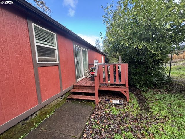 501 S 5TH St, Springfield, OR 97477