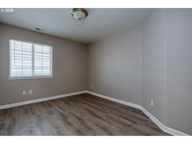 7860 Sw 135TH Ave, Beaverton, OR 97008