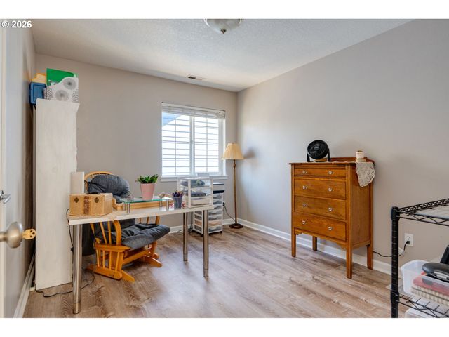 7860 Sw 135TH Ave, Beaverton, OR 97008
