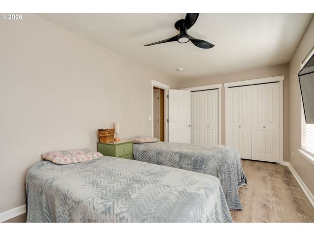 7860 Sw 135TH Ave, Beaverton, OR 97008