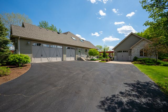 16420 S River Road, Plainfield, IL 60586