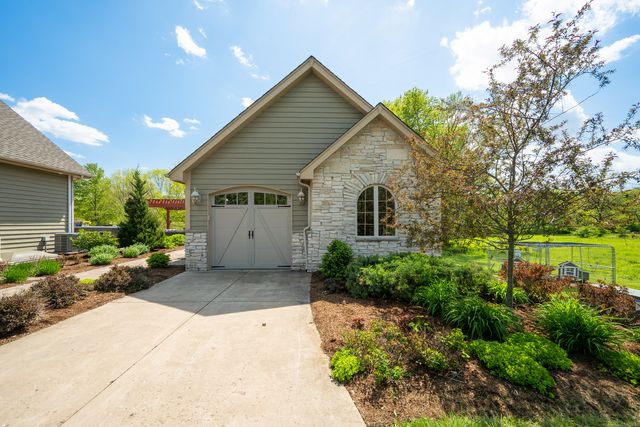 16420 S River Road, Plainfield, IL 60586