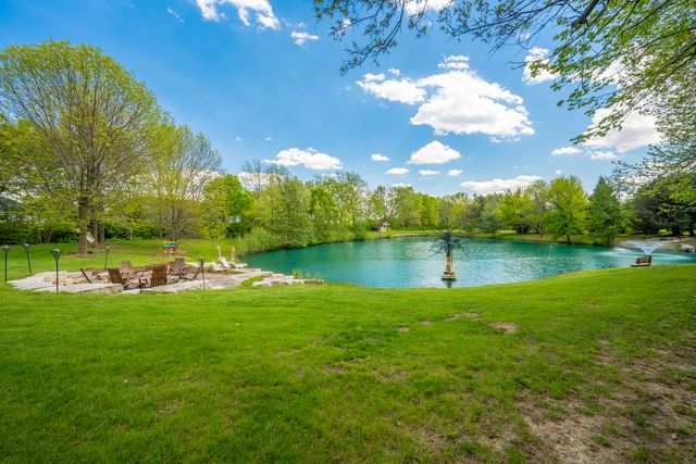 16420 S River Road, Plainfield, IL 60586