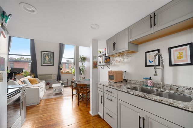1117 Douglas Avenue 505, North Providence, RI 02904