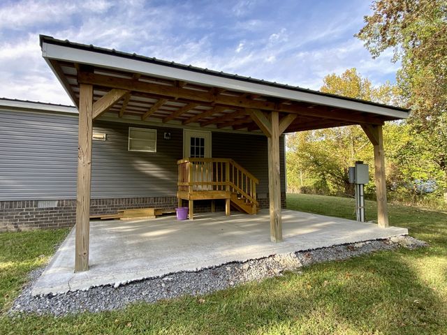 151 Hawkins Rd, Westmoreland, TN 37186
