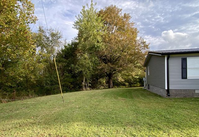 151 Hawkins Rd, Westmoreland, TN 37186