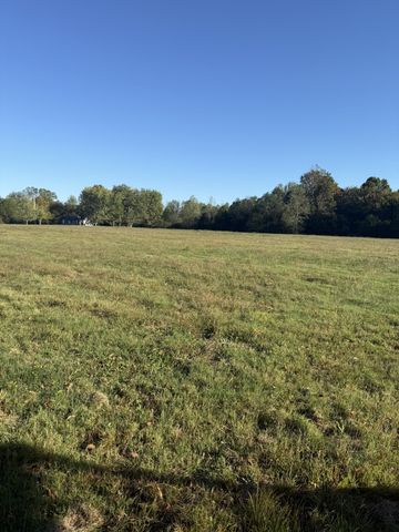 151 Hawkins Rd, Westmoreland, TN 37186