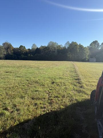 151 Hawkins Rd, Westmoreland, TN 37186