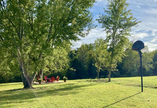 151 Hawkins Rd, Westmoreland, TN 37186