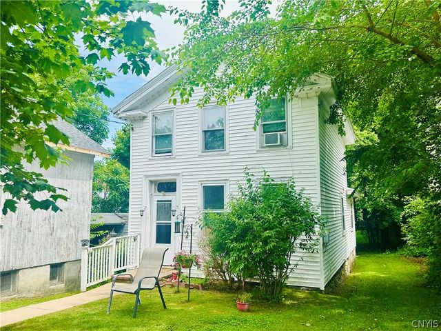 11 Murray Street, Oswego, NY 13126