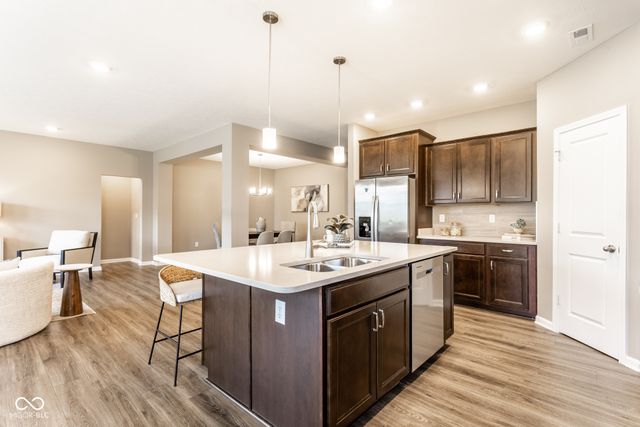 4848 W Jamestown Trace, New Palestine, IN 46163