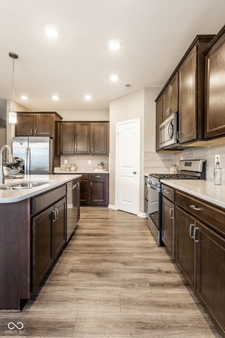 4848 W Jamestown Trace, New Palestine, IN 46163