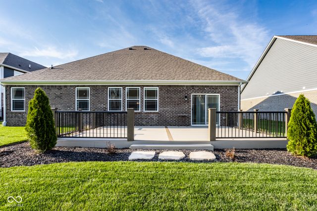4848 W Jamestown Trace, New Palestine, IN 46163