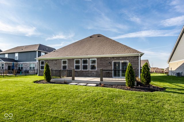 4848 W Jamestown Trace, New Palestine, IN 46163