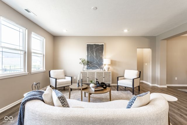 4848 W Jamestown Trace, New Palestine, IN 46163