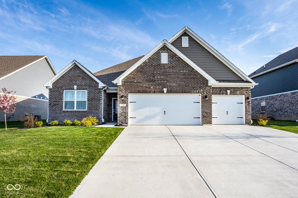4848 W Jamestown Trace, New Palestine, IN 46163
